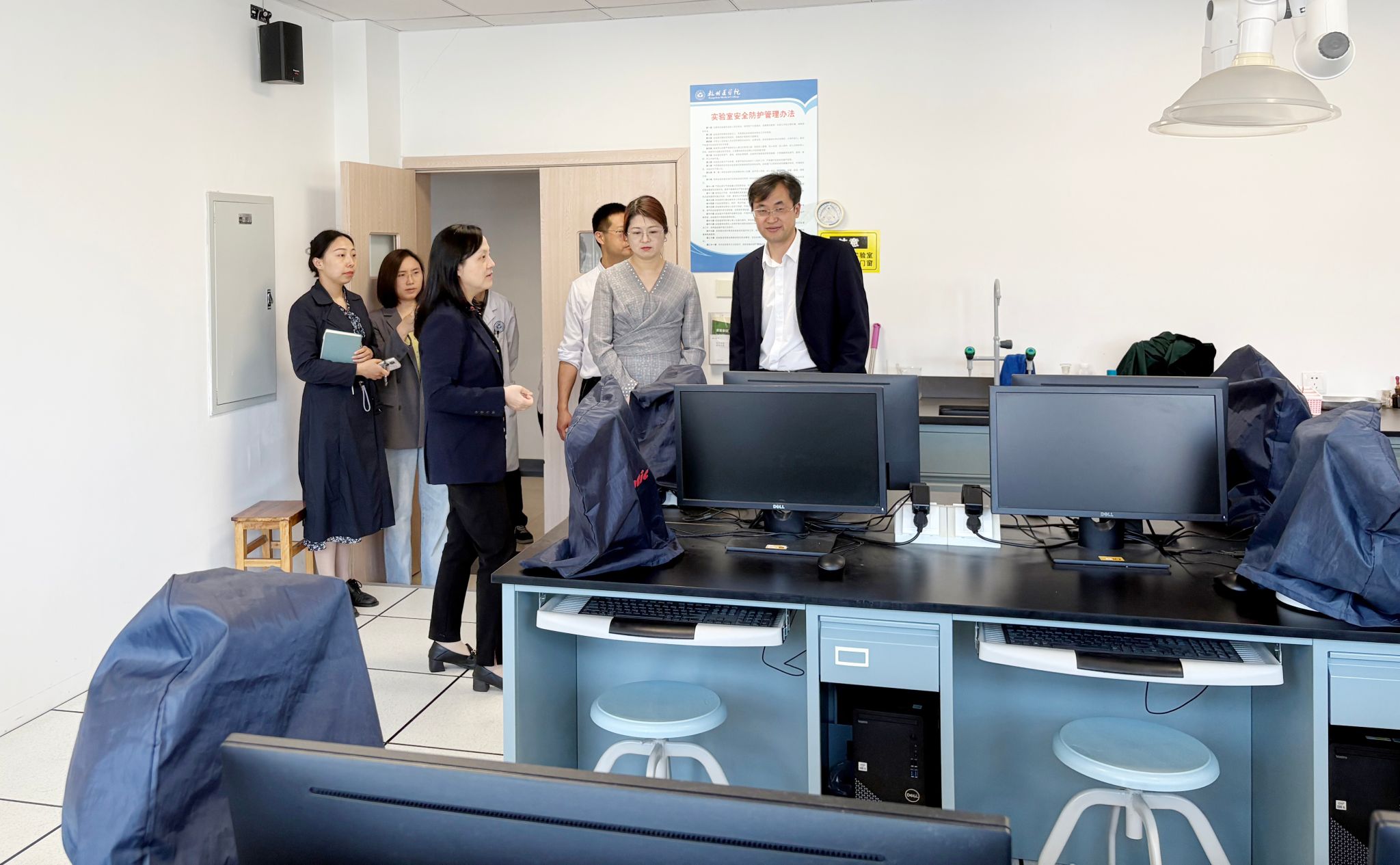 adc908d424b74e9d0e7693af7a981db